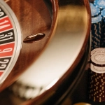 Хаотичные игры в RamenBet Casino с яркими слотами и картами